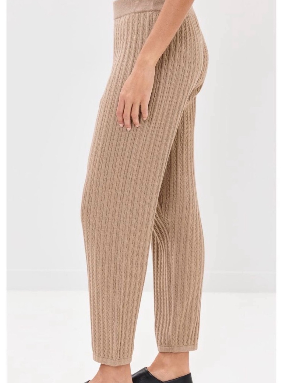 Cable-Knit Jogger Pants in Taupe beige cotton cashmere blend - Picture 2 of 8